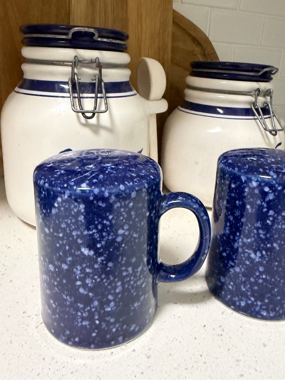 vintage Otagiri Japan salt and pepper shakers blue speckled glaze Cottagecore - Picture 4 of 4